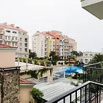 Apartamento com varanda no IL Campanário Resort